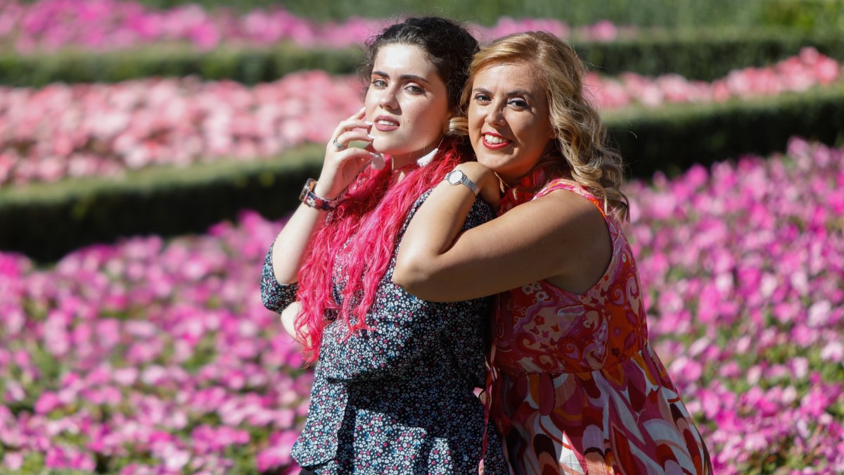 María Guzmán y Andrea Luna son las encargadas de presentar a Valladolid en el concurso 'Miss curvys international' que se celebra en Granada. -J. M. LOSTAU
