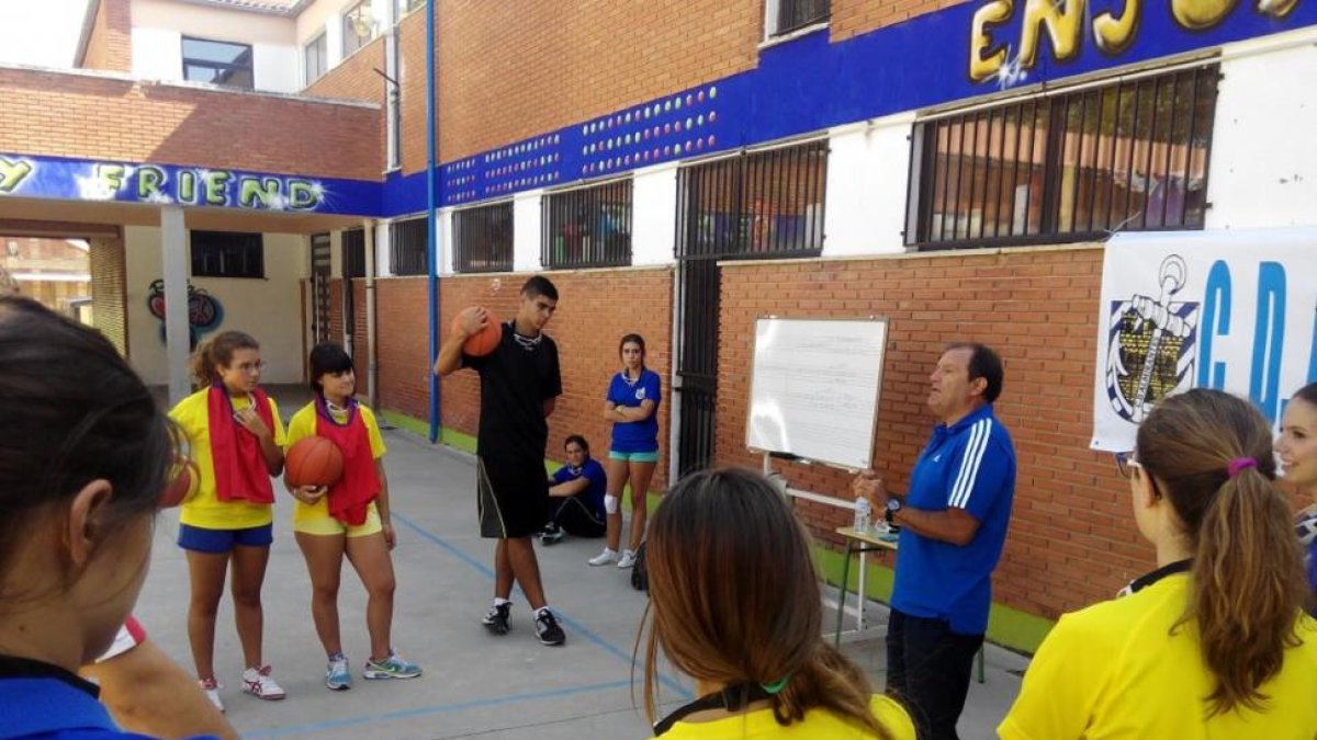 Víctor del Tío impartiendo una charla en el Campus del pasado año.-EL MUNDO