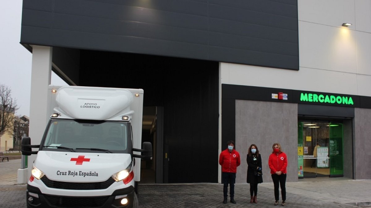 Encargados de Mercadona y Cruz Roja. E.M.