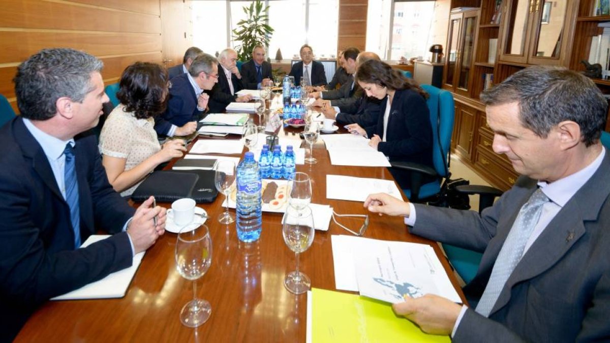Constituido en Valladolid el grupo de trabajo de la sección ibérica del Corredor Atlántico con el compromiso de elaborar un plan que recoja los proyectos comunes-Ical