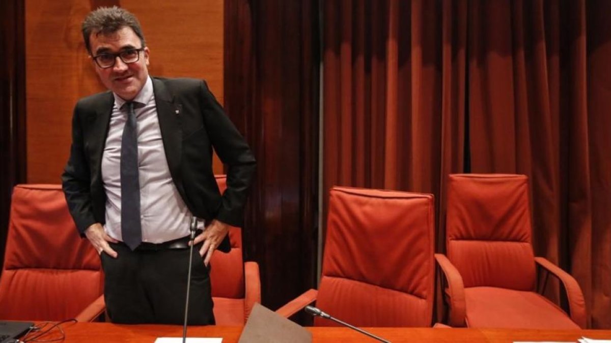 El exsecretario de Hisenda de la Generalitat Lluís Salvadó, en septiembre del 2016, en el Parlament.-JULIO CARBÓ