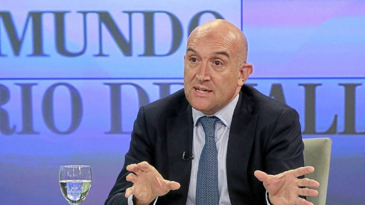 El presidente de la Diputación, Jesús Julio Carnero, ayer en el programa ‘La Quinta Esquina’.-J. M. Lostau