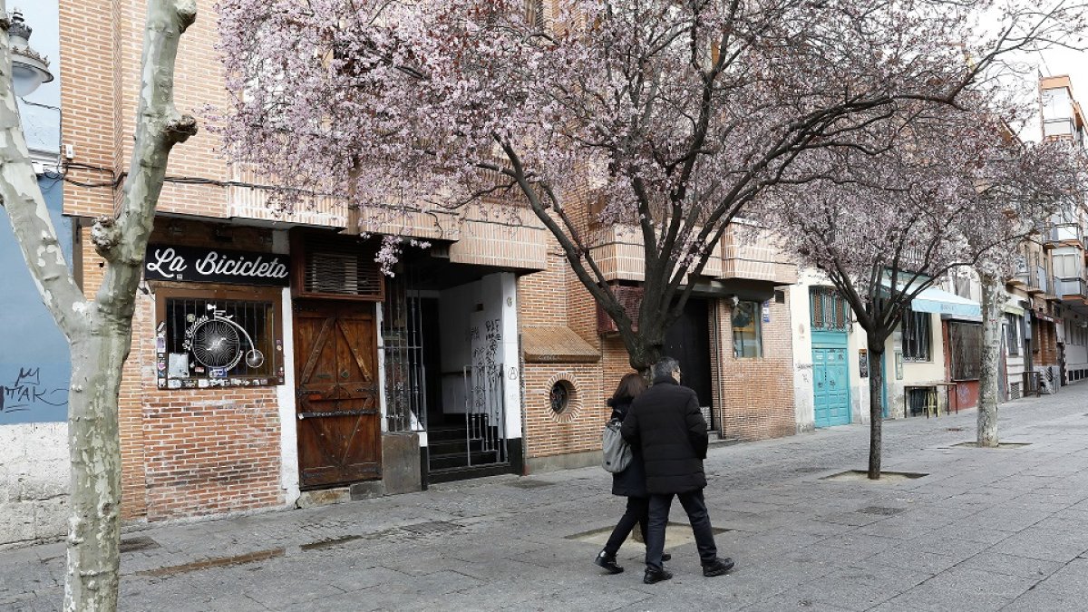 - JUAN MIGUEL LOSTAU.