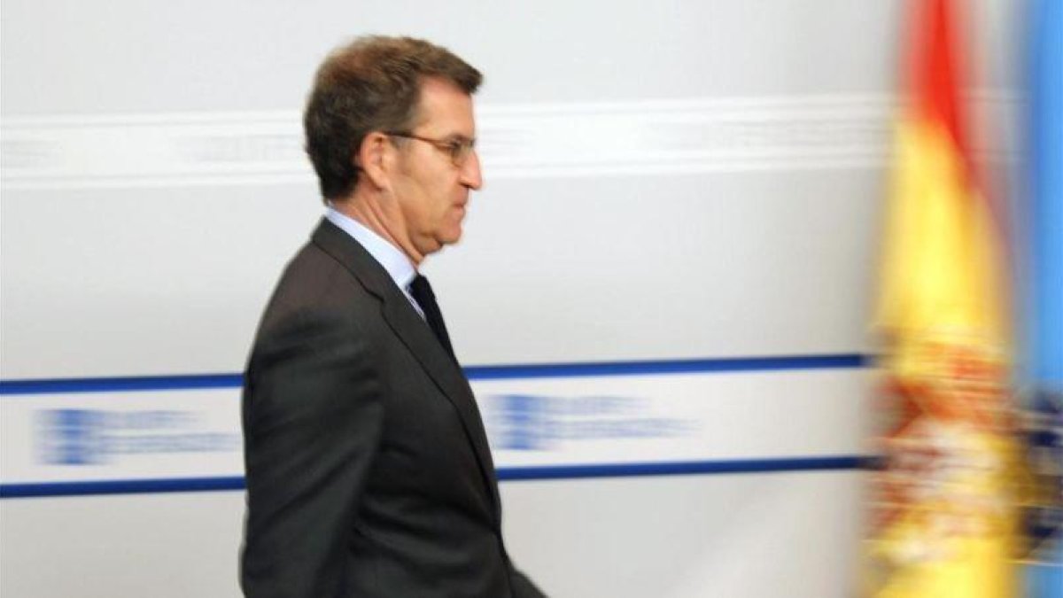 Alberto Núñez Feijóo, antes de la rueda de prensa.-EFE / LAVANDEIRA JR