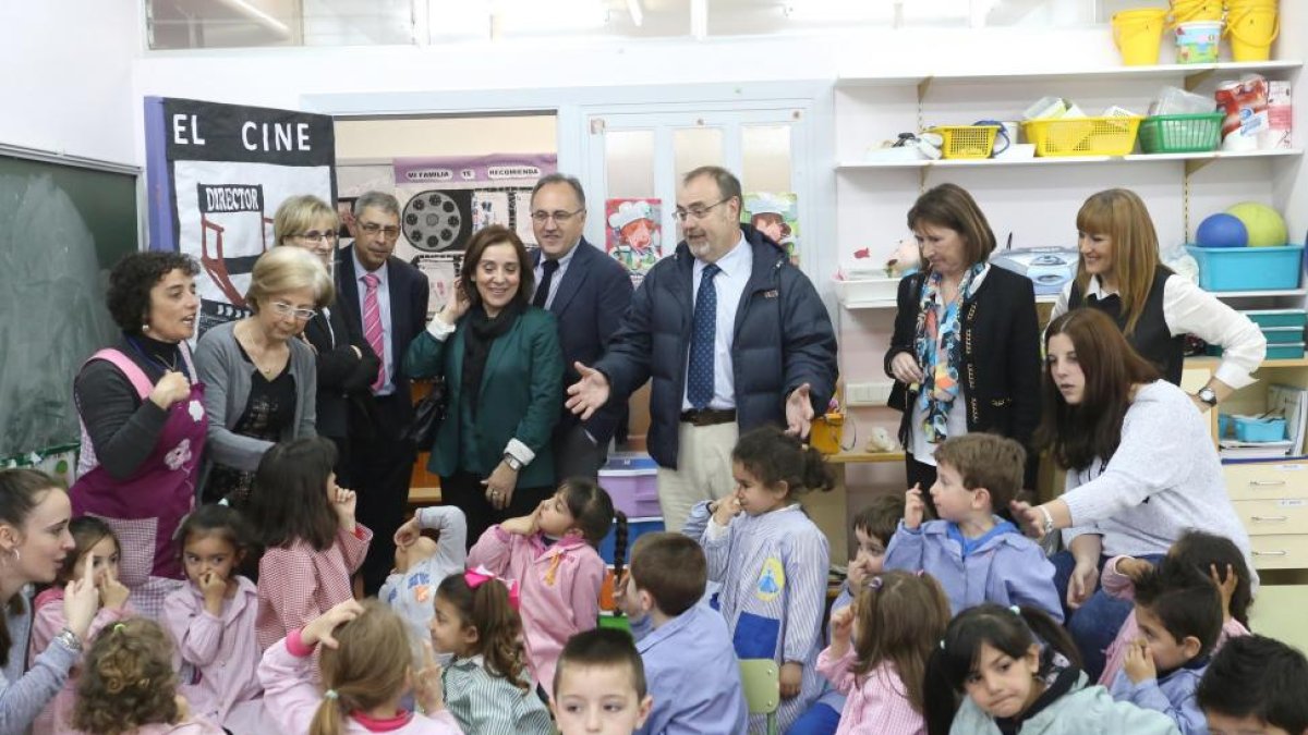 El consejero de Educación, Fernando Rey, visita el CEIP ‘Miguel Hernández’-ICAL