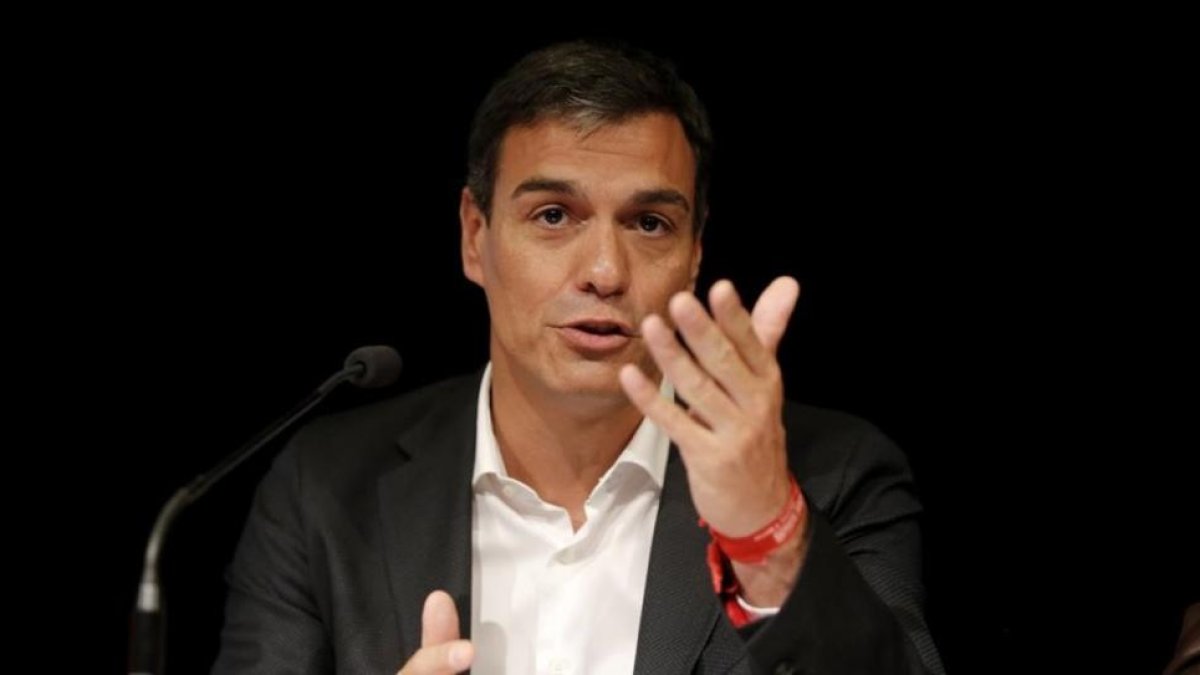 Pedro Sánchez, este lunes en Madrid.-JOSE LUIS ROCA