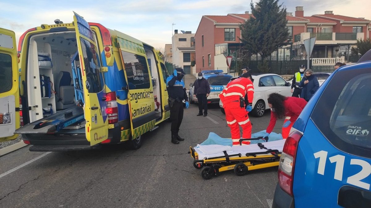 Accidente en la rotonda de la calle Manuel Jimenez Alfaro. E.M