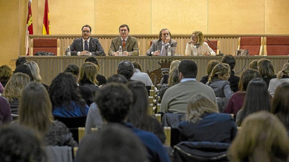 Imagen de un curso para los abogados del turno de oficio celebrado el pasado mes de diciembre-Miguel Ángel Santos