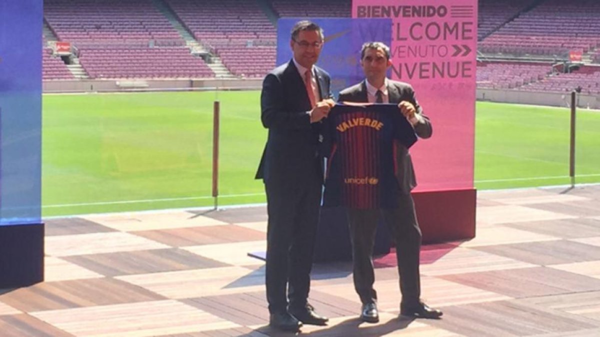 Josep Maria Bartomeu y Ernesto Valverde.-MARCOS LÓPEZ
