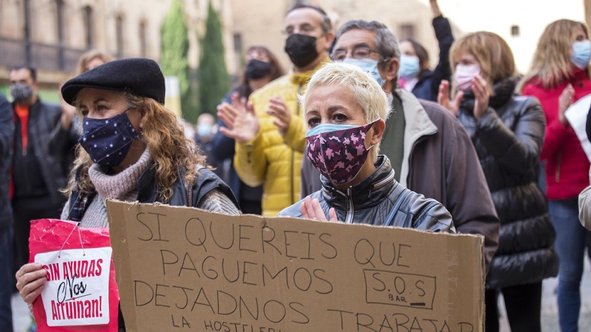 En torno a 1.200 personas marcharon por la Gran Vía de Salamanca. - ICAL