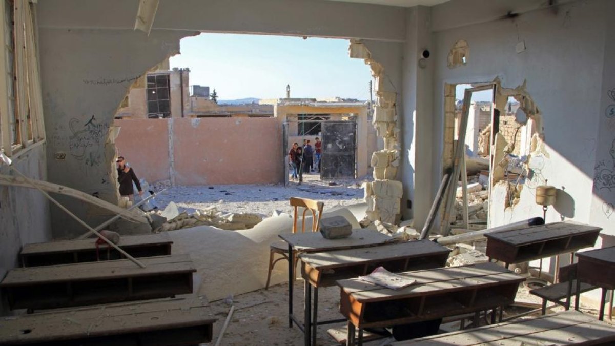 Escuela bombardeada por la aviación rusa.-OMAR HAJ KADOUR / AFP