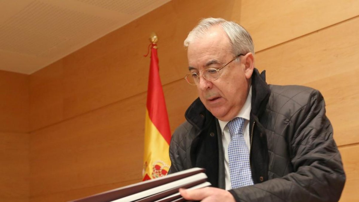 El presidente del Consejo de Cuentas, Jesús Encabo, comparece en la Comisión Extraordinaria de Economía y Hacienda-Ical