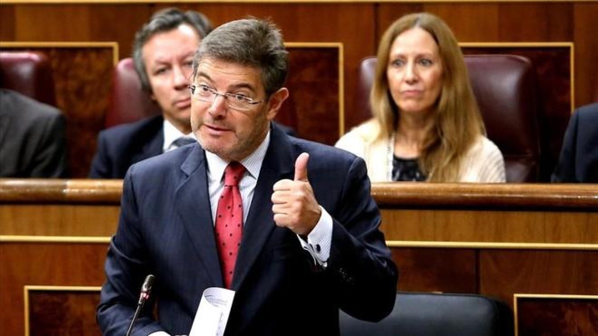 El ministro de Justicia, Rafael Catalá, en el pleno del Congreso.-