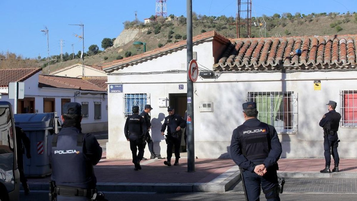 Intervención de la Policía Nacional en una vivienda de la calle Oriental-ICAL