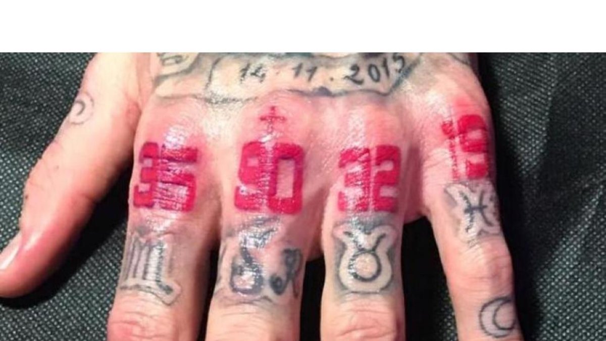 Ramos luece los números más importantes de su vida en sus nudillos.-TWITTER