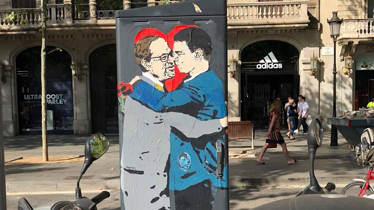 Peace for Catalonia. 9/7/18. Instalación Pública. Técnica mixta sobre mobiliario urbano.-/ COLECTIVO TVBOY OFFICIAL