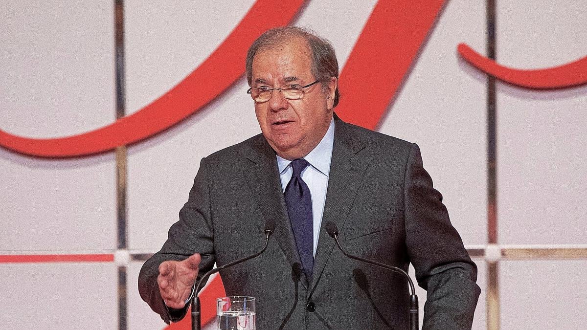 Juan Vicente Herrera, en un momento de su intervención.-J. M. LOSTAU