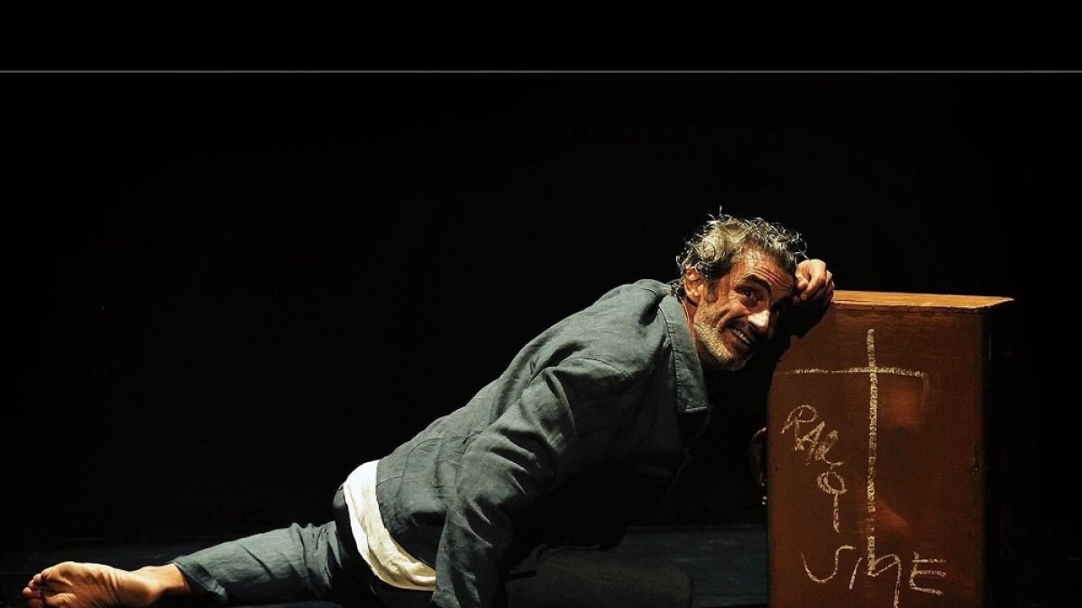 El actor Miguel Molina durante la representación de 'De Miguel a Miguel' - TEATRO ZORRILLA