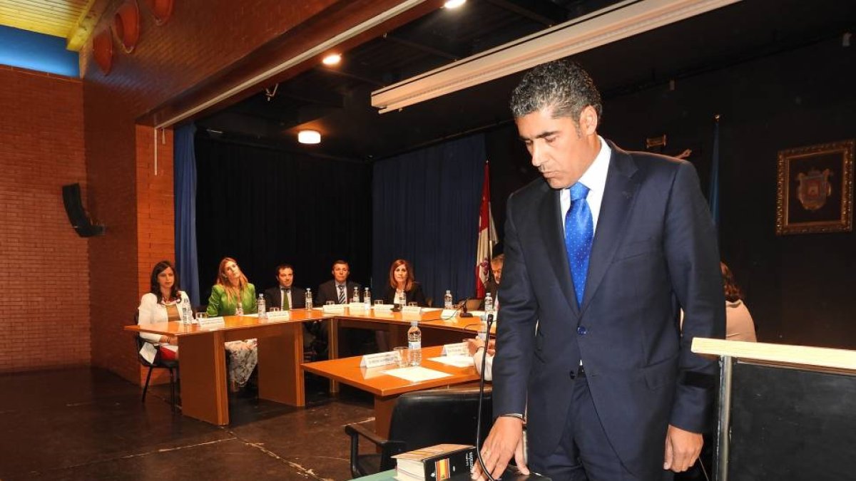 Alberto Plaza durante su toma de posesión en Simancas el 13 de junio.-L. De La Fuente.