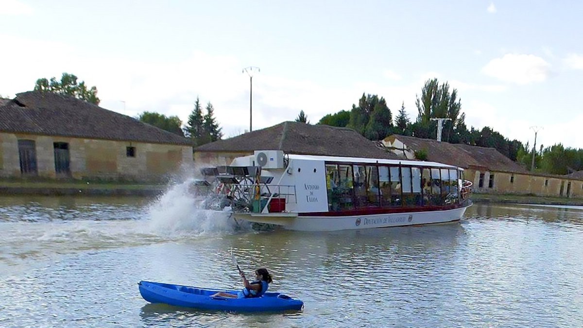 Barco Antonio de Ulloa en la dársena de Medina de Rioseco | ICAL