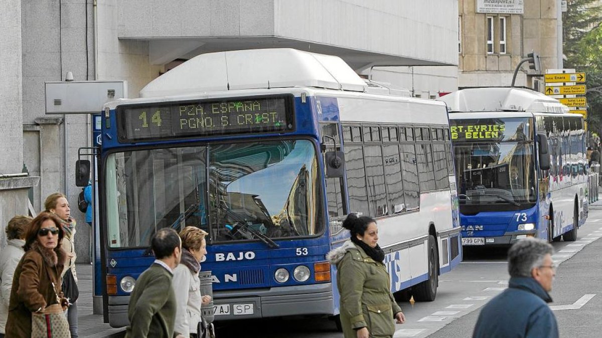 Autobús urbano de Valladolid.-J.M.LOSTAU