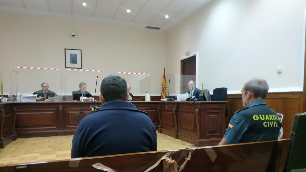 El condenado, durante la vista de conformidad celebrada en la Audiencia de Valladolid. - EP