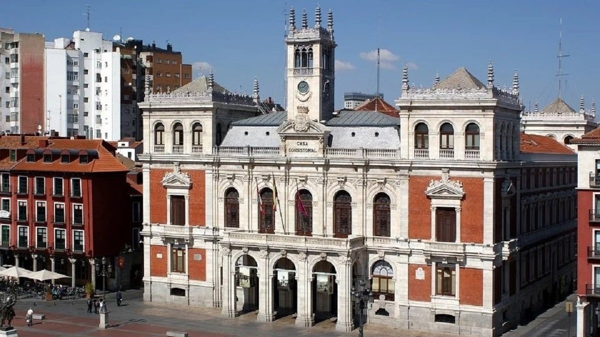 Edificio del Ayuntamiento de Valladolid.- E. M.