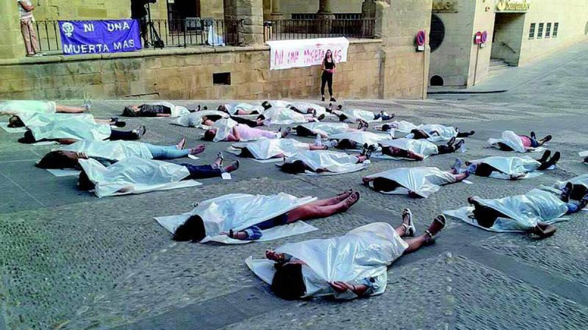 Protesta en Alcañiz contra la violencia machista la semana pasada.-BAJO ARAGÓN FEMINISTA
