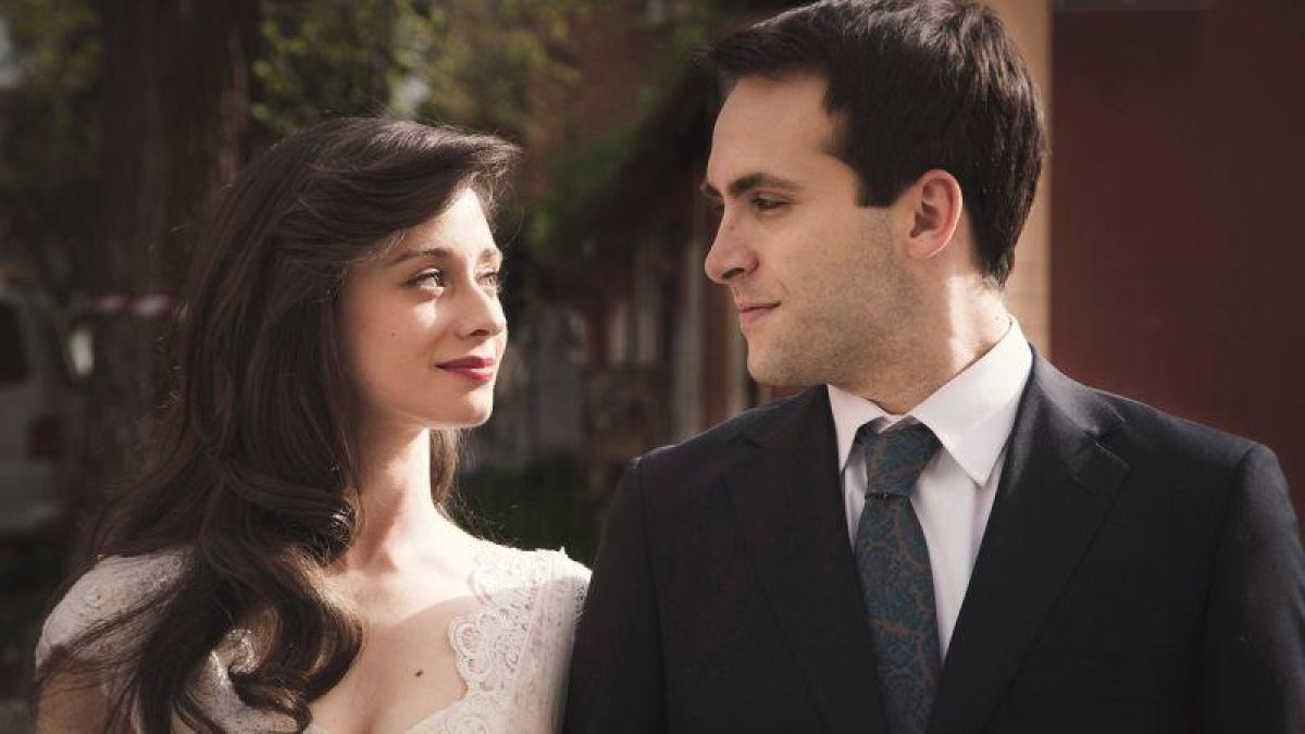 Escena de la boda de Carlos y Karina en Cuéntame cómo paso.-TVE