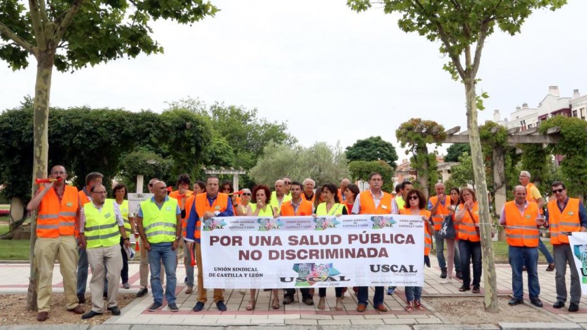 Miembros de Uscal, en una concentración celebrada en julio-RUBÉN CACHO/ ICAL