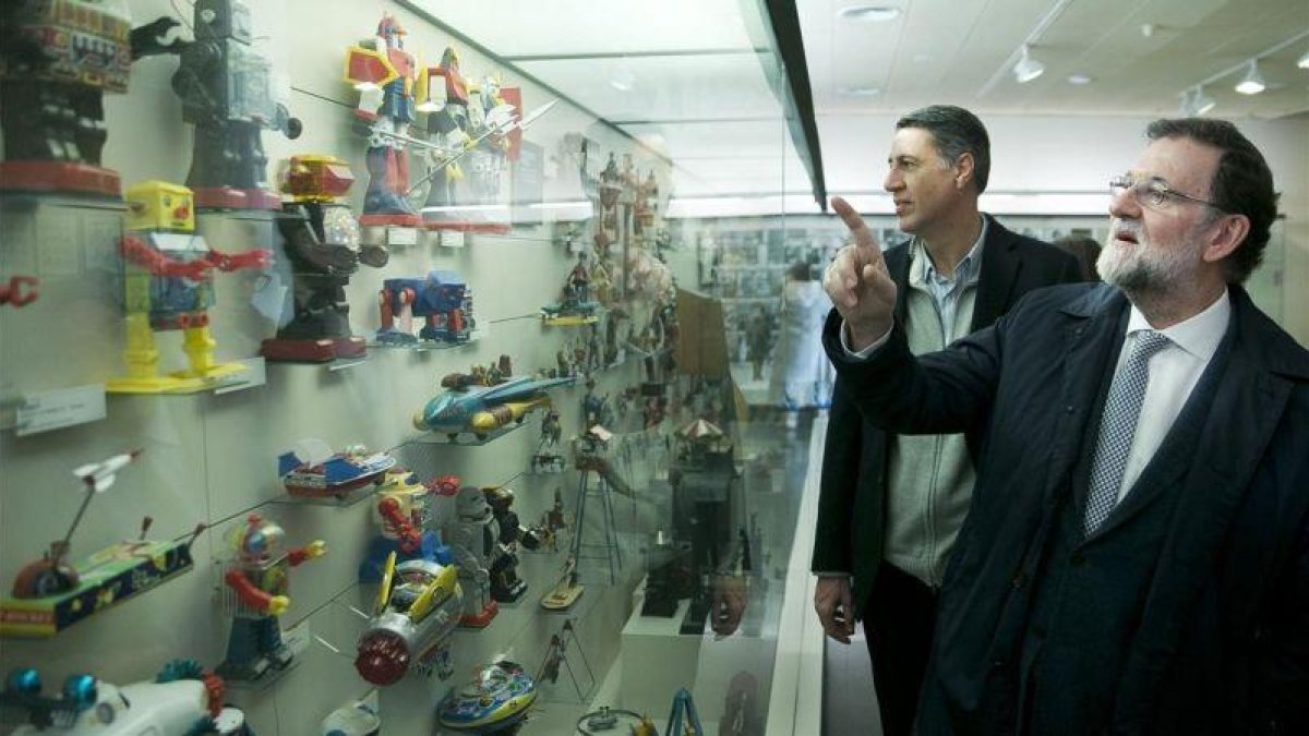 Mariano Rajoy y Xavier García Albiol en el Museu del Joguet de Figueres.-TAREK (PP)