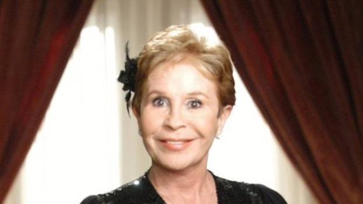 La actriz Lina Morgan, en la serie 'Hostal Royal Manzanares'.-Foto: TVE