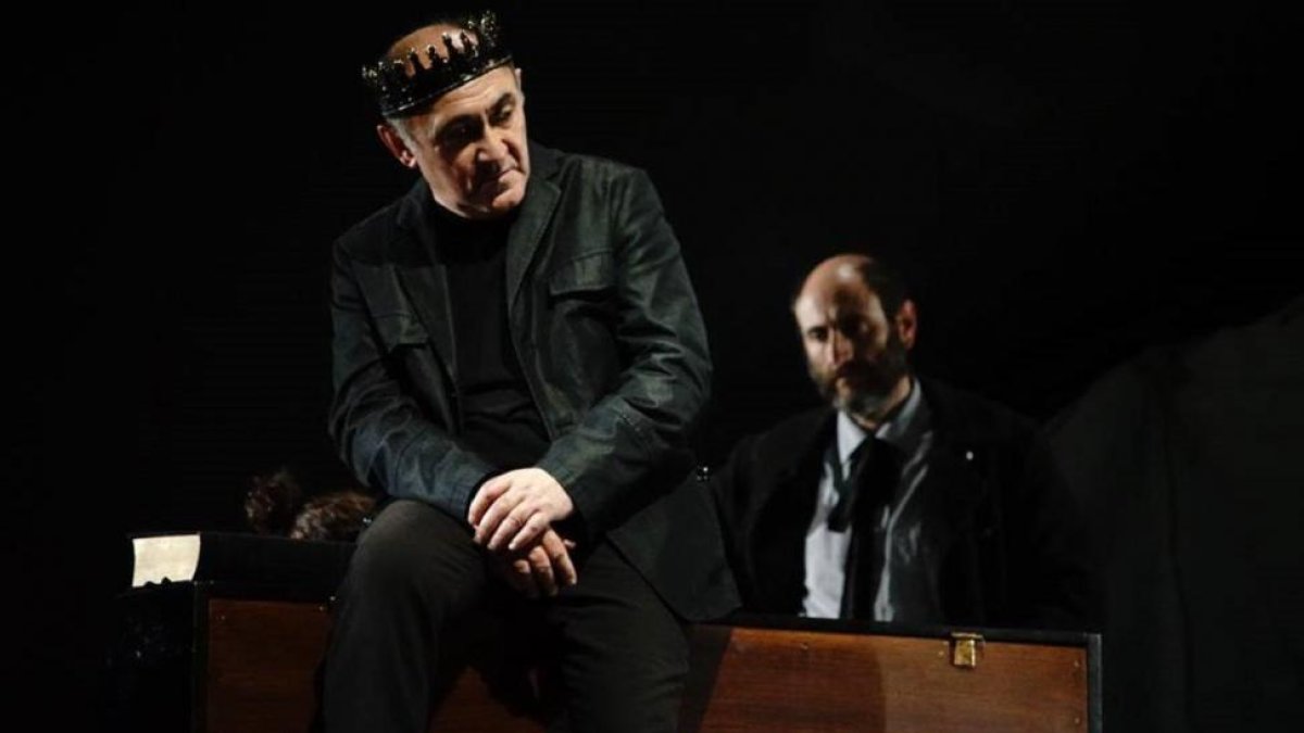 Arturo Querejeta durante una escena de Ricardo III que este fin de semana llega al teatro Calderón.-CHICHO