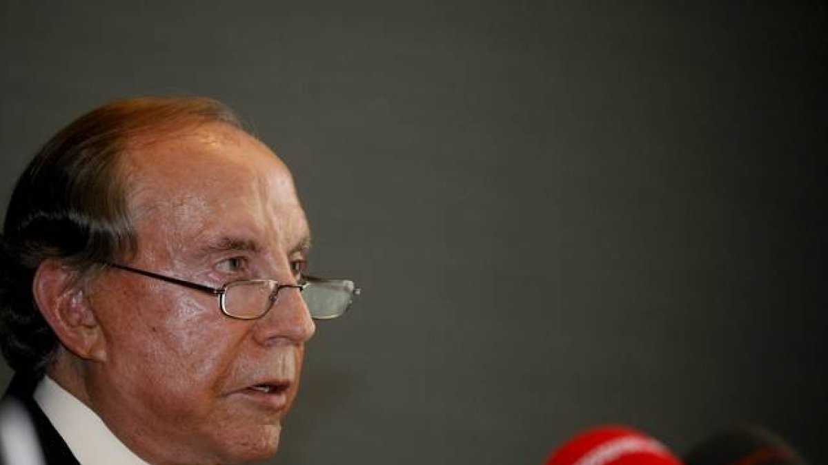 José María Ruiz Mateos, durante una rueda de prensa en Pozuelo de Alarcón, en el 2011.-EFE