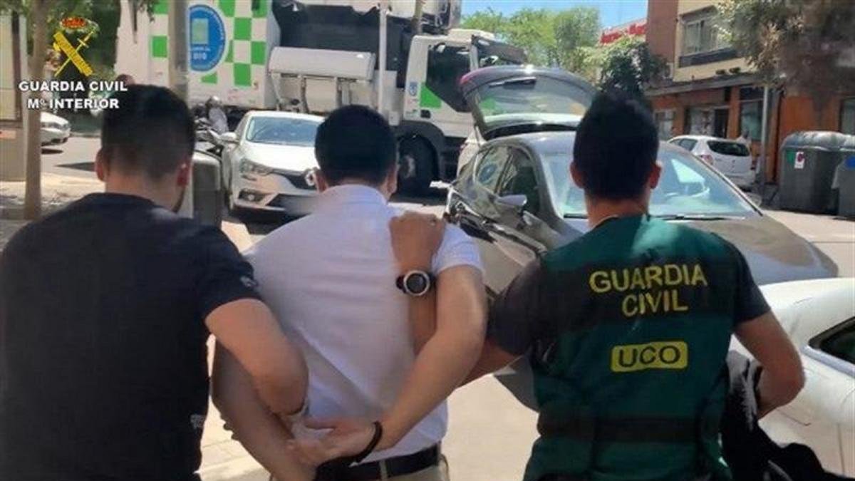 -GUARDIA CIVIL