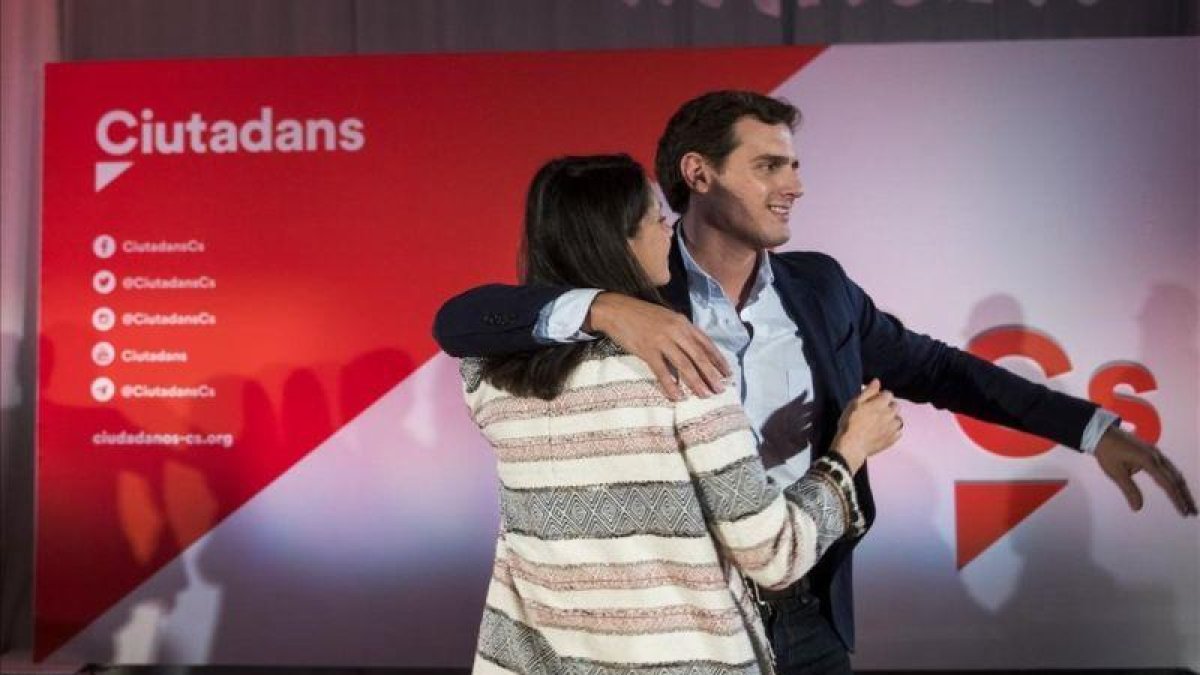 Los dirigentes de Ciudadanos Inés Arrimadas y Albert Rivera, el pasado 17 de febrero.-JORDI COTRINA