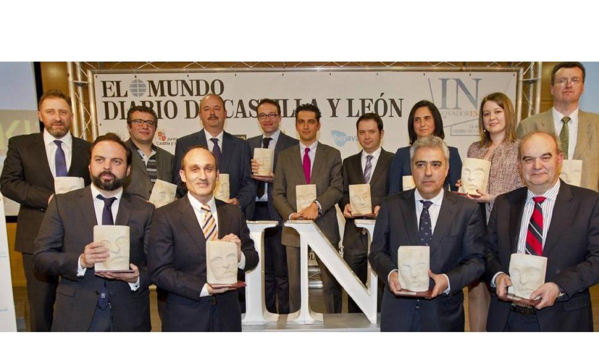 Foto de familia de los premiados en los V Premios Innovadores-J. M. LOSTAU / M. Á. SANTOS / P. REQUEJO