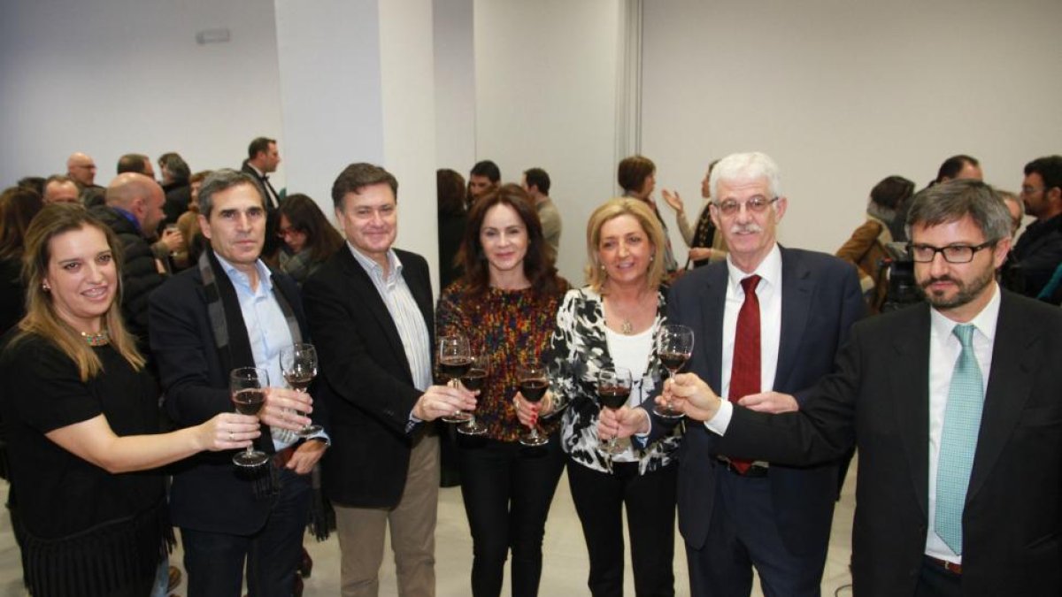 Brindis de los integrantes del partido PP Segovia.-ICAL