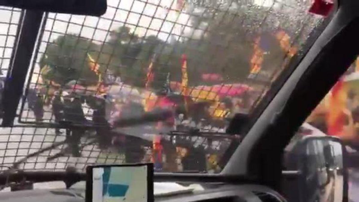 El polémico grabado desde el interior una furgoneta de la Guardia Civil.-TWITTER