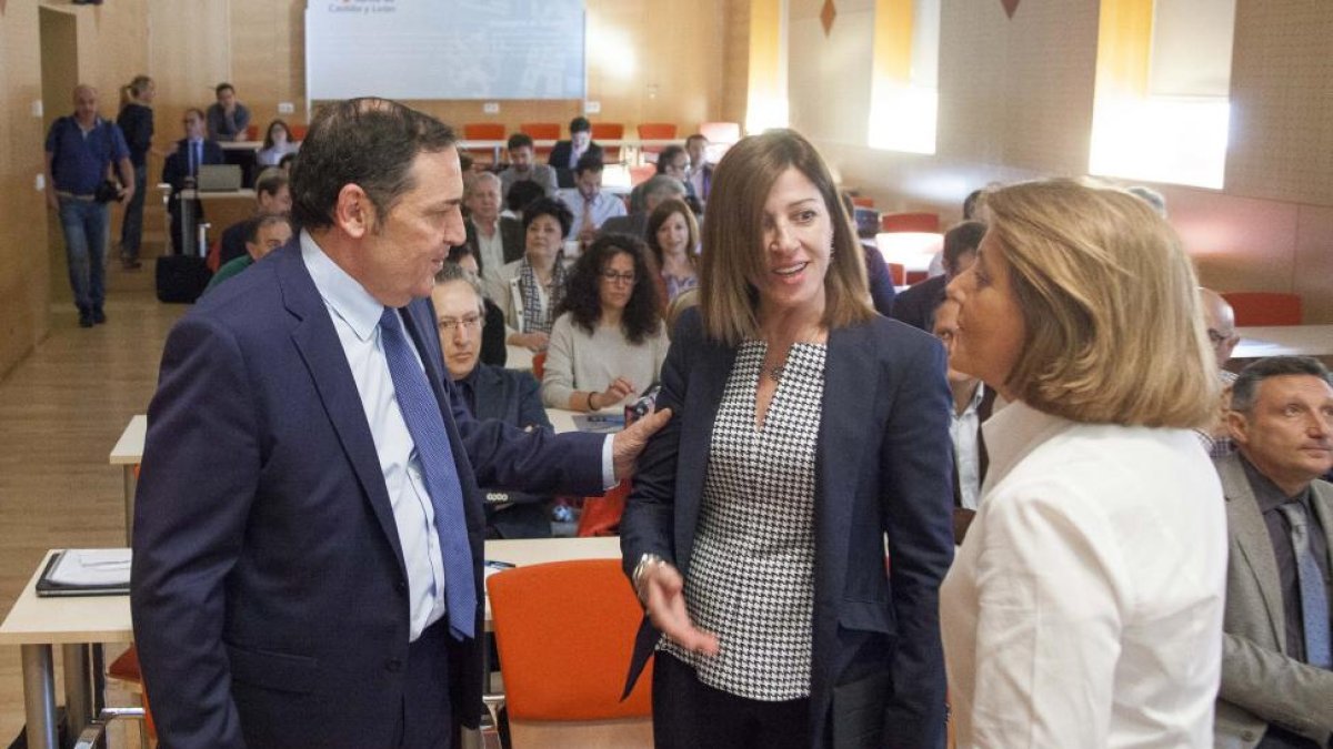 El consejero de Sanidad, Antonio María Sáez, participa en la inauguración de la I Jornada de Innovación en Sanidad en Castilla y León.-ICAL