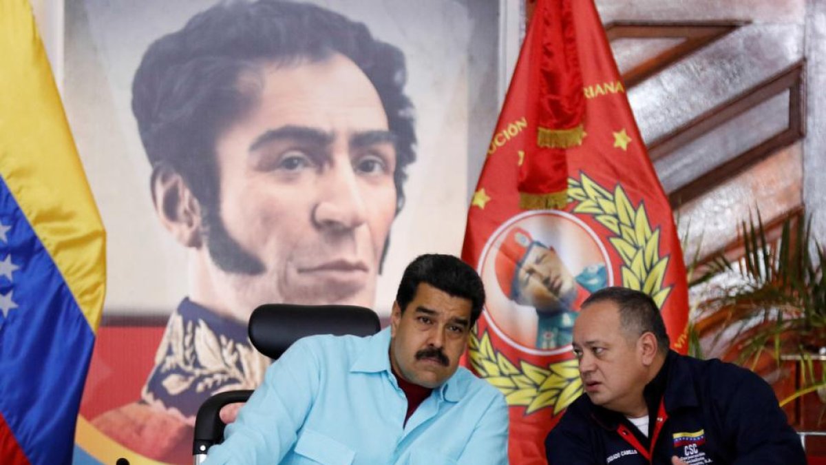 El presidente de Venezuela, Nicolas Maduro , con el expresidente de la Asamblea Nacional Diosdado Cabello.-HANDOUT / REUTERS