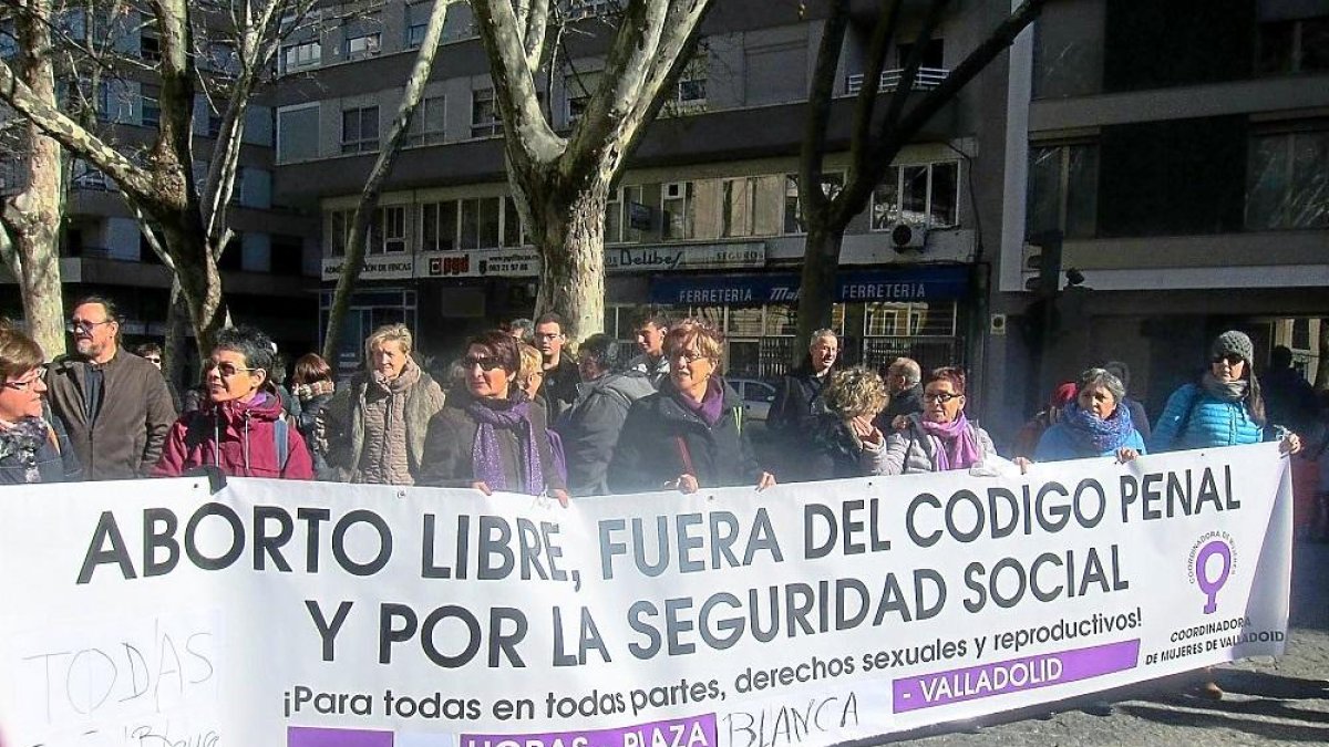 Concentración de la Coordinadora de Mujeres de Valladolid de apoyo a la activista Blanca Cañedo.-E. P.