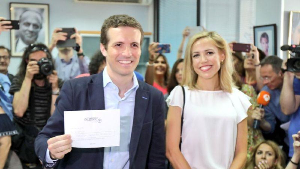 Casado, votando-TWITTER PABLO CASADO