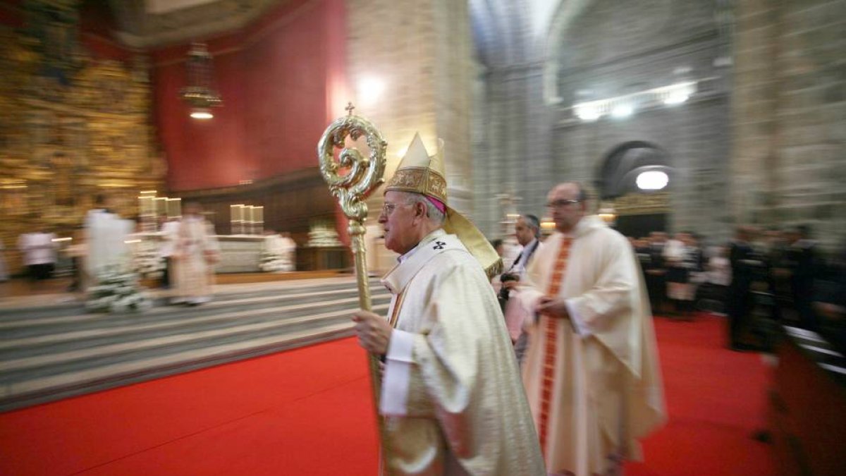 El arzobispo Ricardo Blázquez oficia la eucaristía en la procesión de la Virgen Nuestra Señora de San Lorenzo-Ical