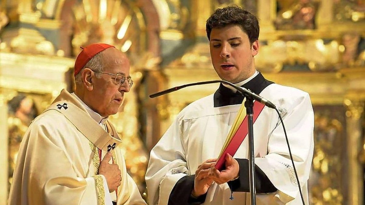 Ricardo Blázquez en la celebración de la Misa Crismal del Jueves Santo.-E. M.