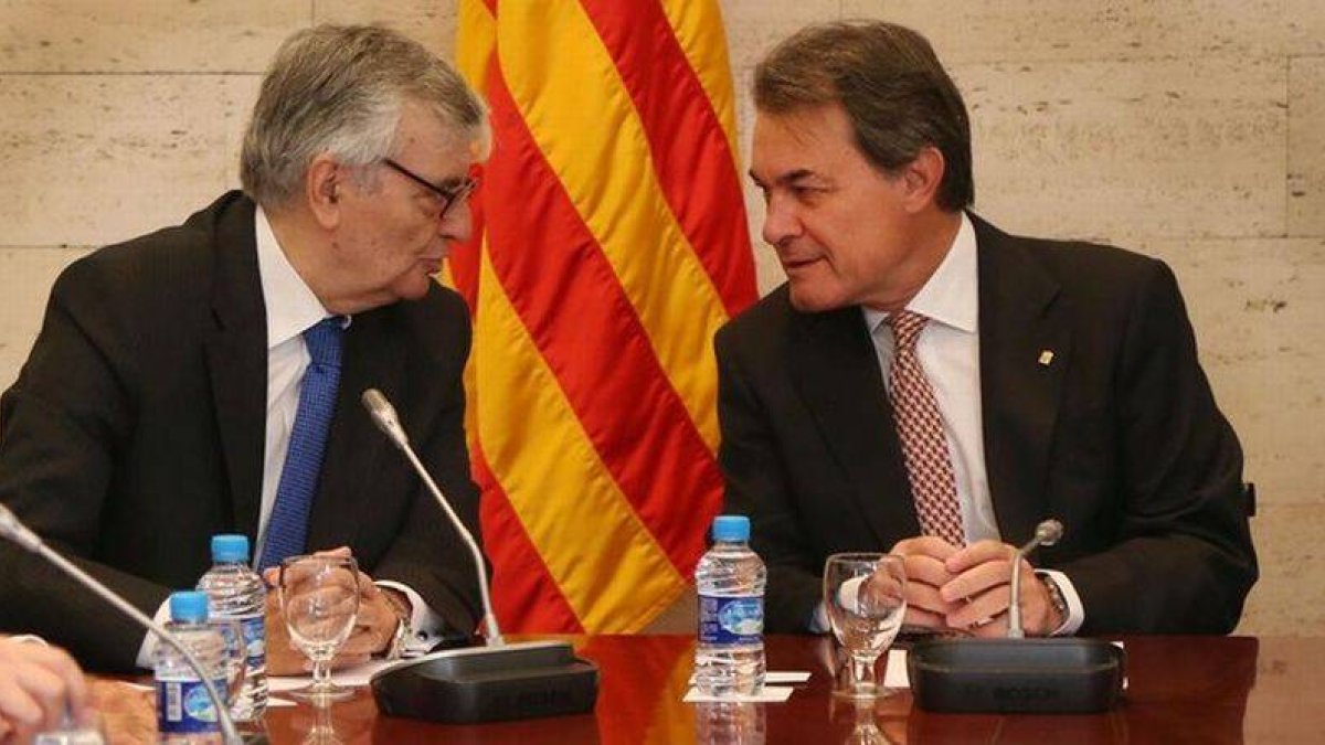 El fiscal general del Estado, Eduardo Torres-Dulce, y el 'president' de la Generalitat, Artur Mas, el pasado 8 de julio.-Foto: JORDI BEDMAR