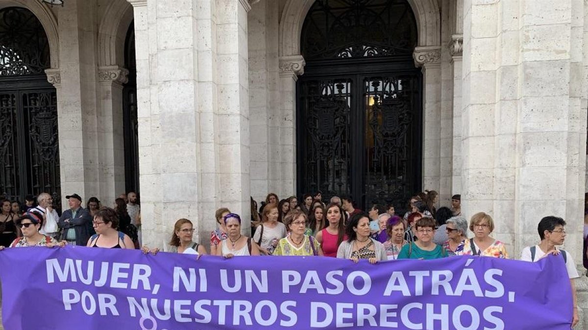 Manifestación en contra de la violación de la Manada de Manresa en Valladolid-E. PRESS