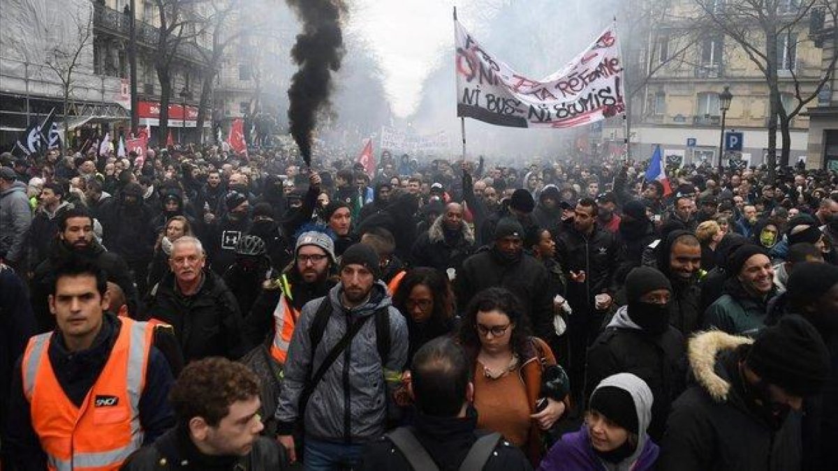 Manifestación contra la reforma de las pensiones, entre jueves en París. /-AFP