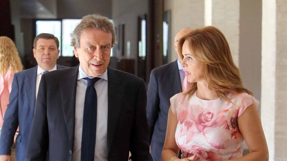 De Santiago Juárez y Silvia Clemente en una fotografía de archivo.-ICAL