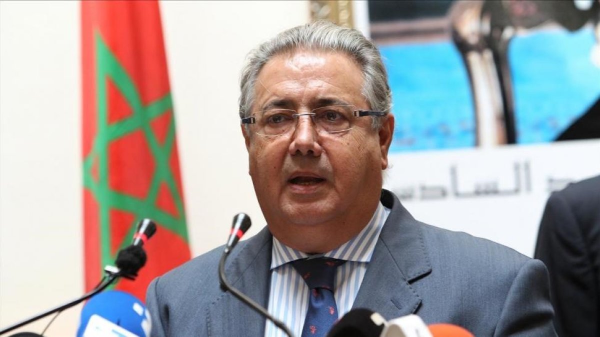 El ministro del Interior, Juan Ignacio Zoido, durante su viaje a Marruecos, donde se entrevistó con su homólogo marroquí, Abdelouafi Laftit.-ABDELJALIL BOUNHAR / AP
